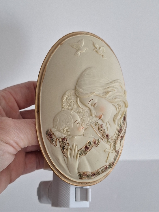 Night Light Angel - Picture 15 of 15